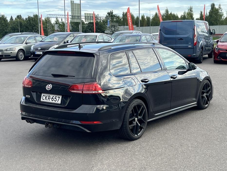 VOLKSWAGEN Golf 2017