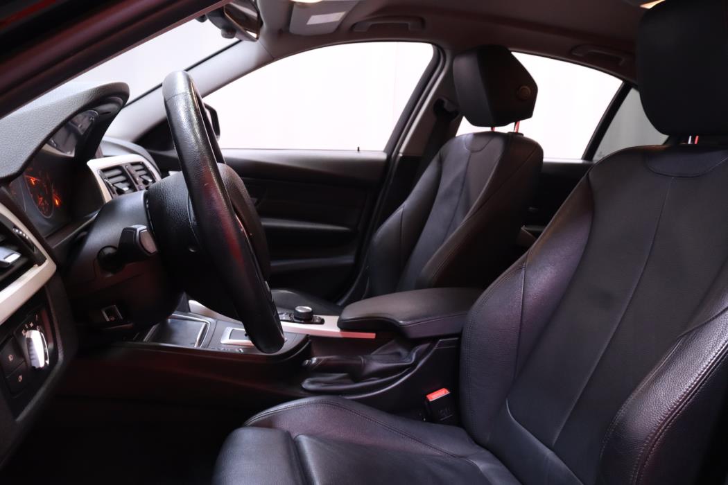 BMW 318 2018