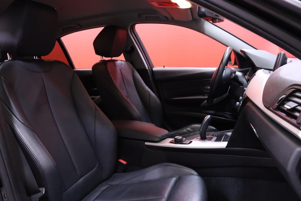 BMW 318 2018
