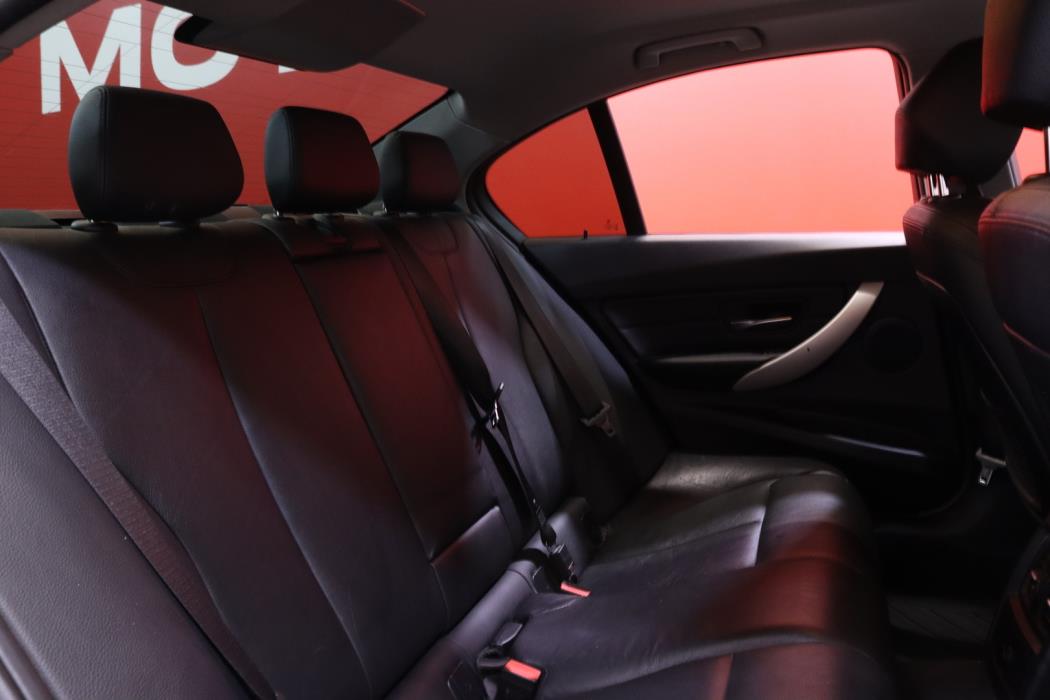BMW 318 2018
