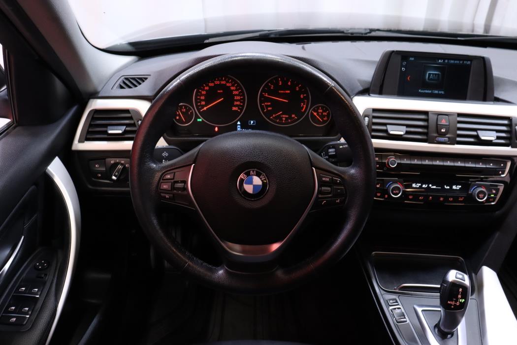 BMW 318 2018