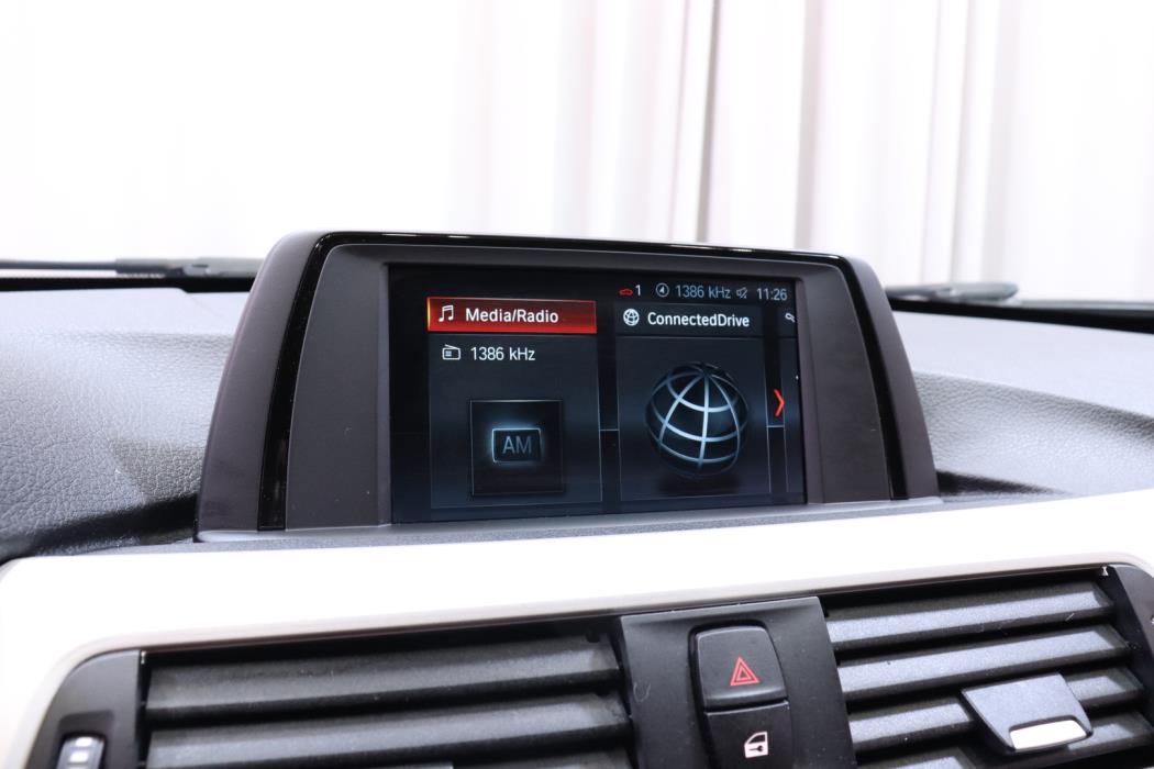 BMW 318 2018