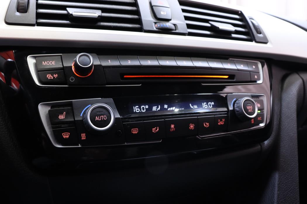 BMW 318 2018