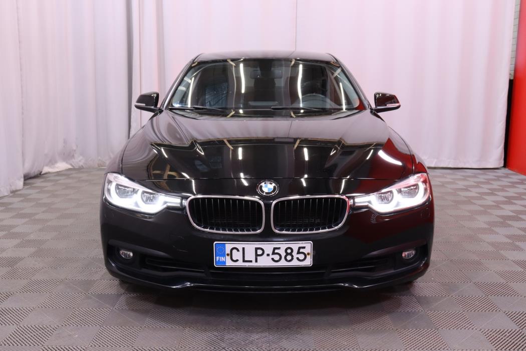 BMW 318 2018