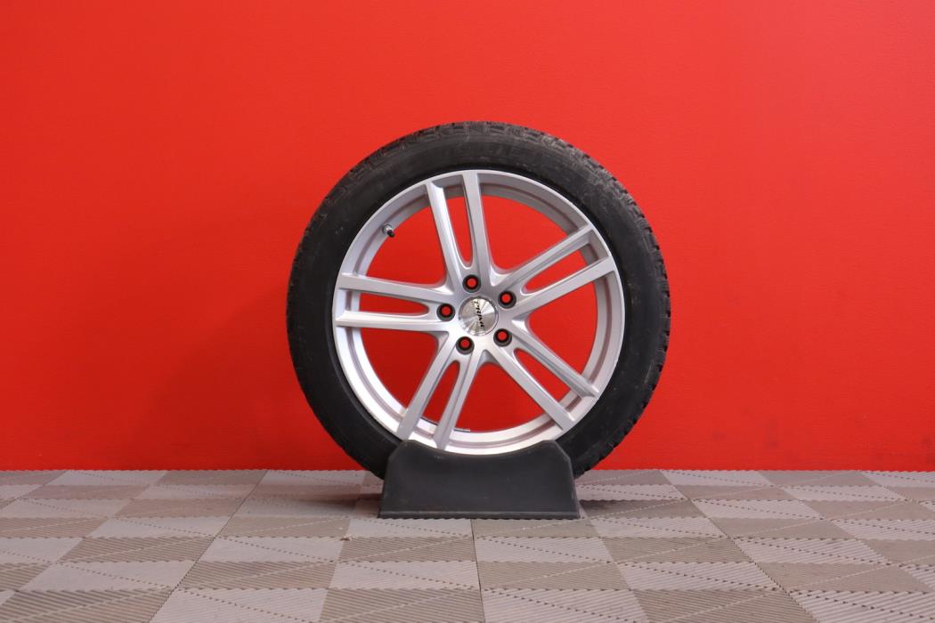 MERCEDES-BENZ E 2019