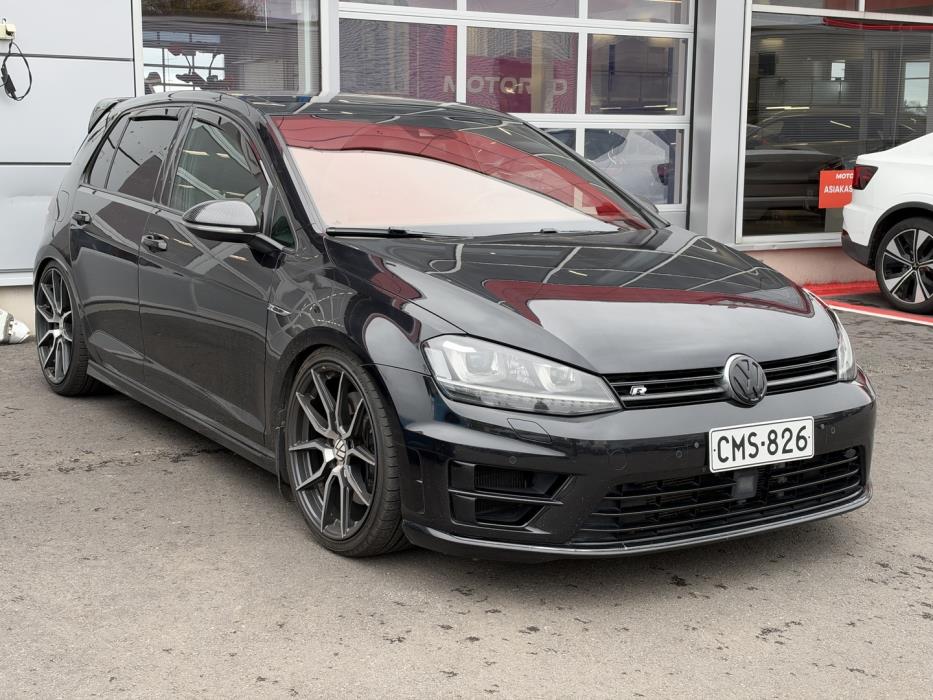 VOLKSWAGEN Golf 2015