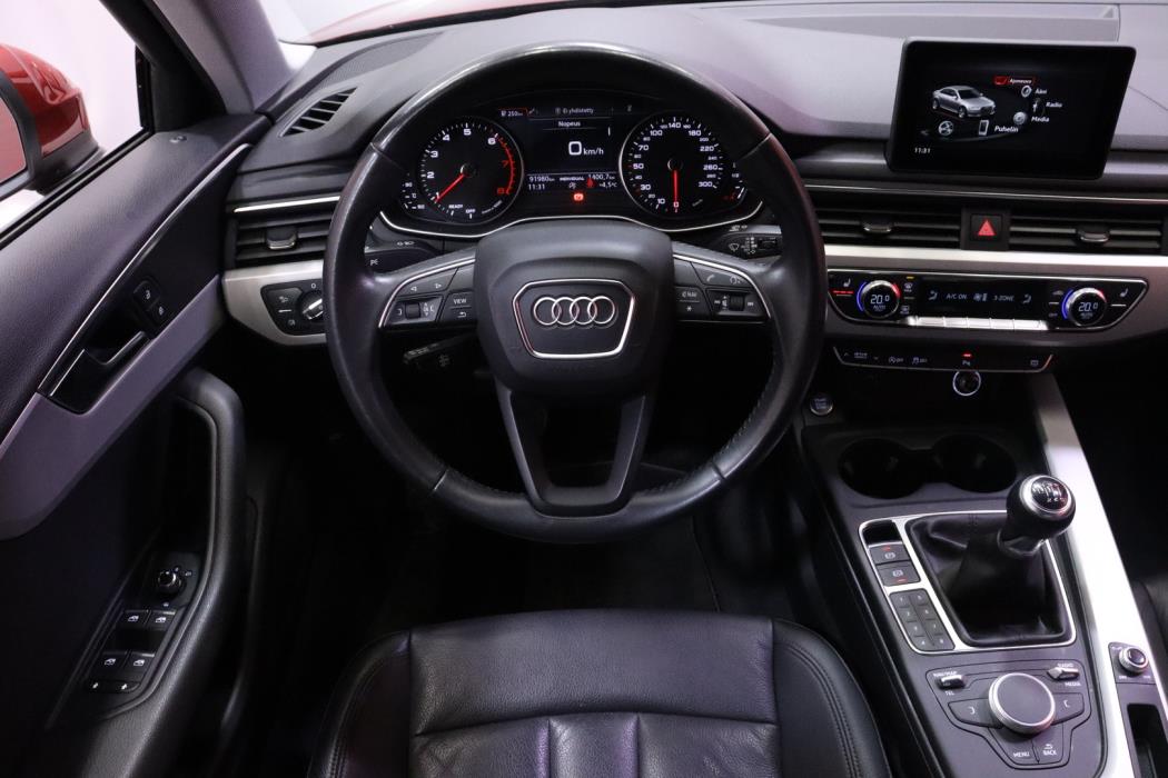 AUDI A4 2019