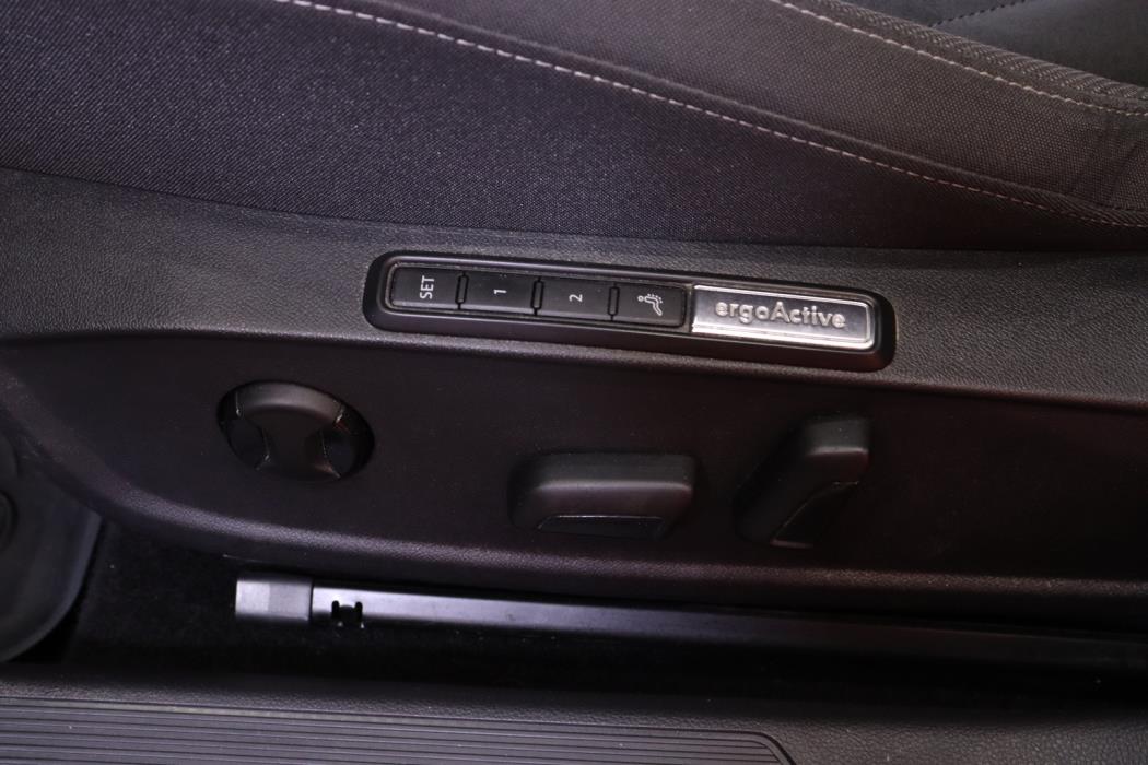 VOLKSWAGEN Golf 2020