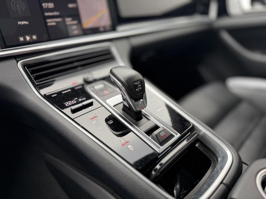 PORSCHE Panamera 2018