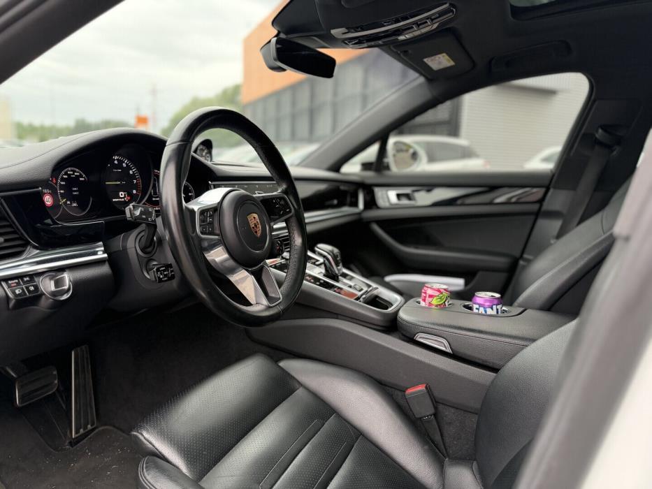 PORSCHE Panamera 2018