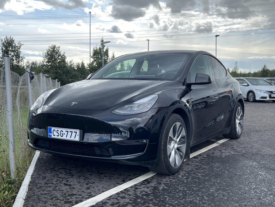 TESLA Model Y 2021