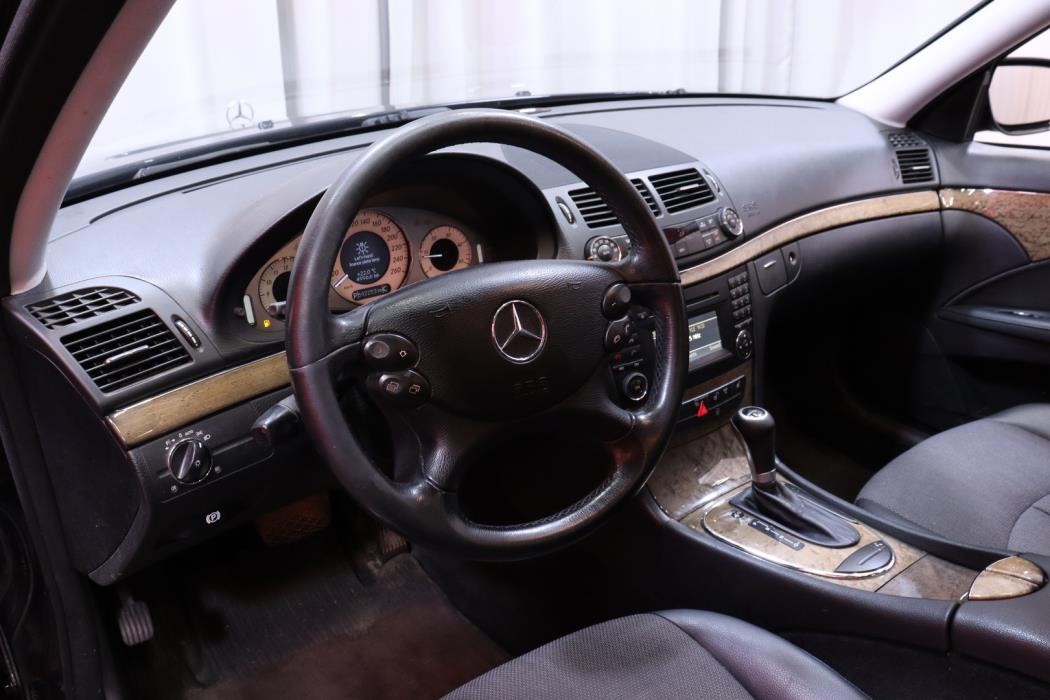 MERCEDES-BENZ E 2009
