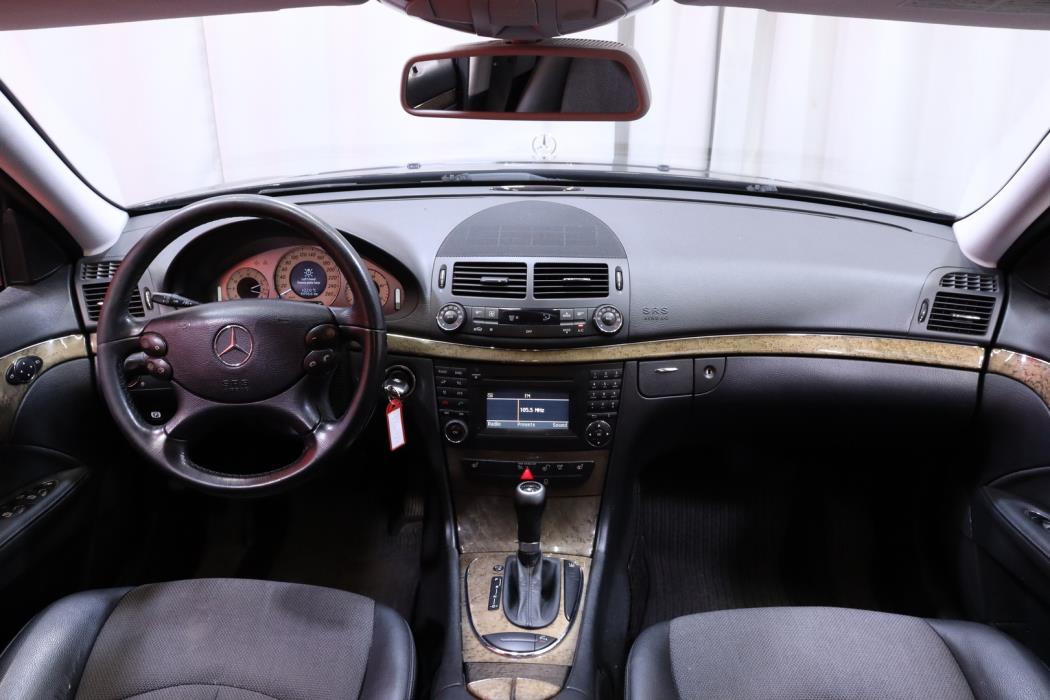 MERCEDES-BENZ E 2009