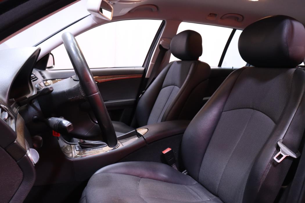 MERCEDES-BENZ E 2009