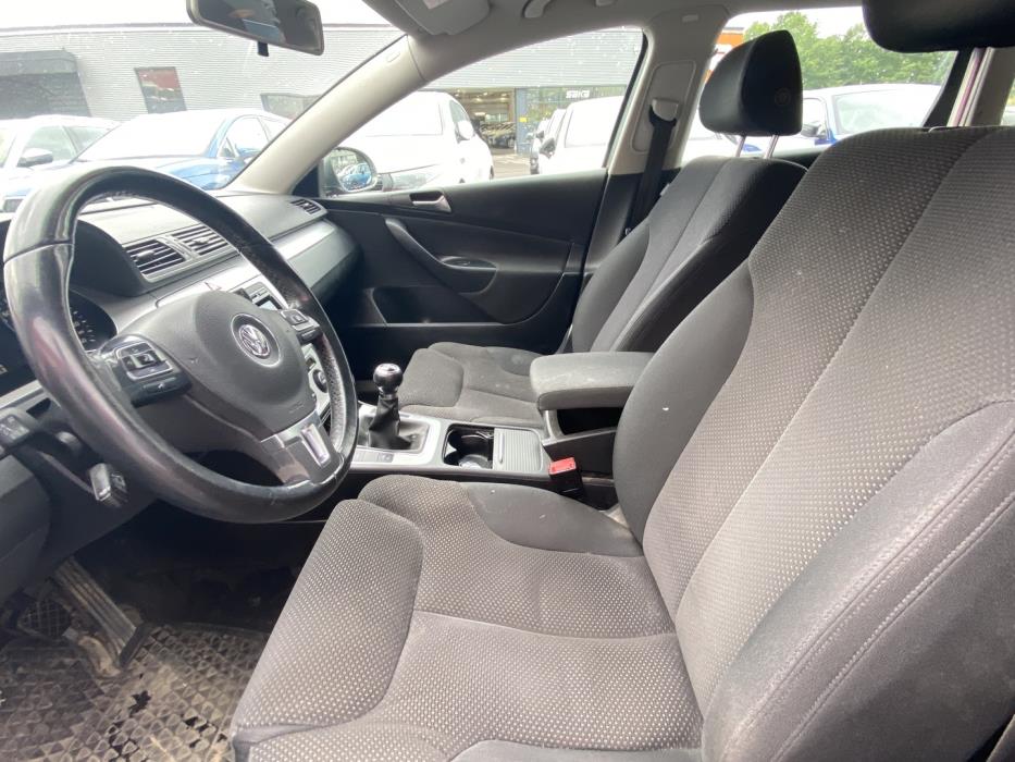 VOLKSWAGEN Passat 2009
