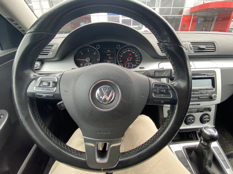 VOLKSWAGEN Passat 2009