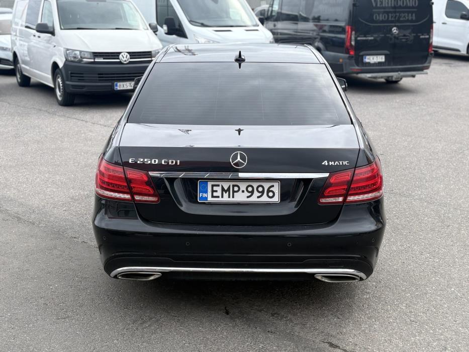 MERCEDES-BENZ E 2013
