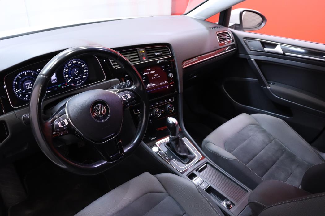 VOLKSWAGEN Golf 2017
