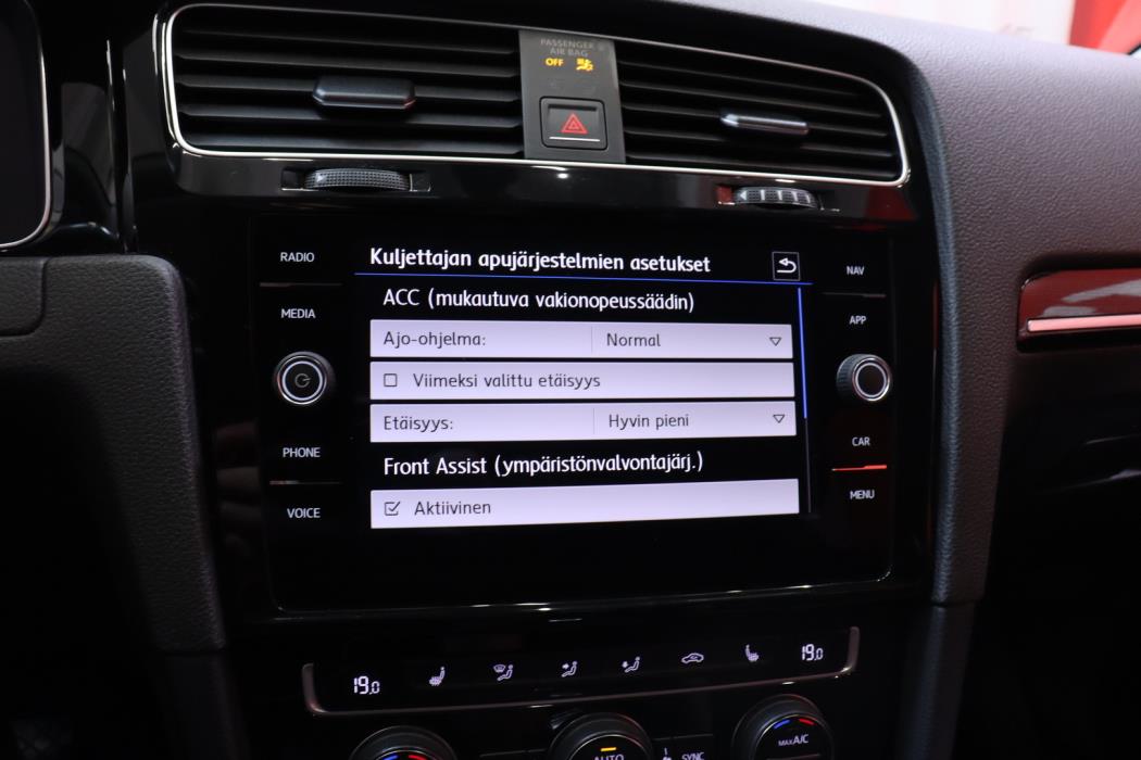VOLKSWAGEN Golf 2017