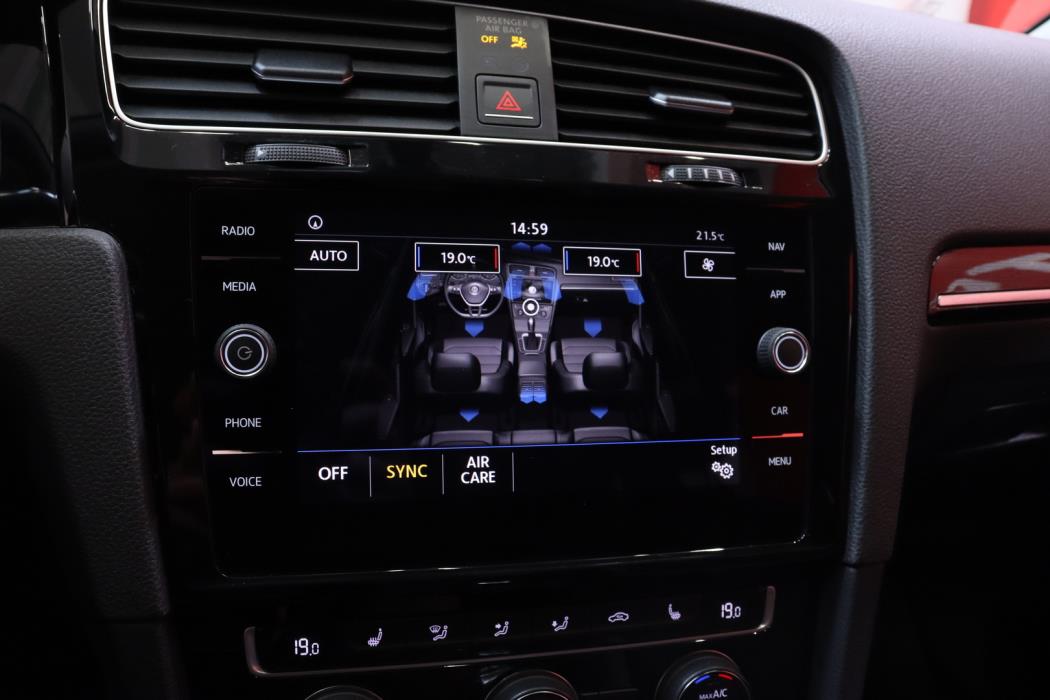 VOLKSWAGEN Golf 2017