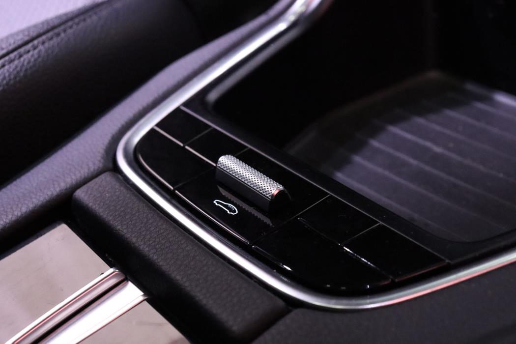 PORSCHE Panamera 2018