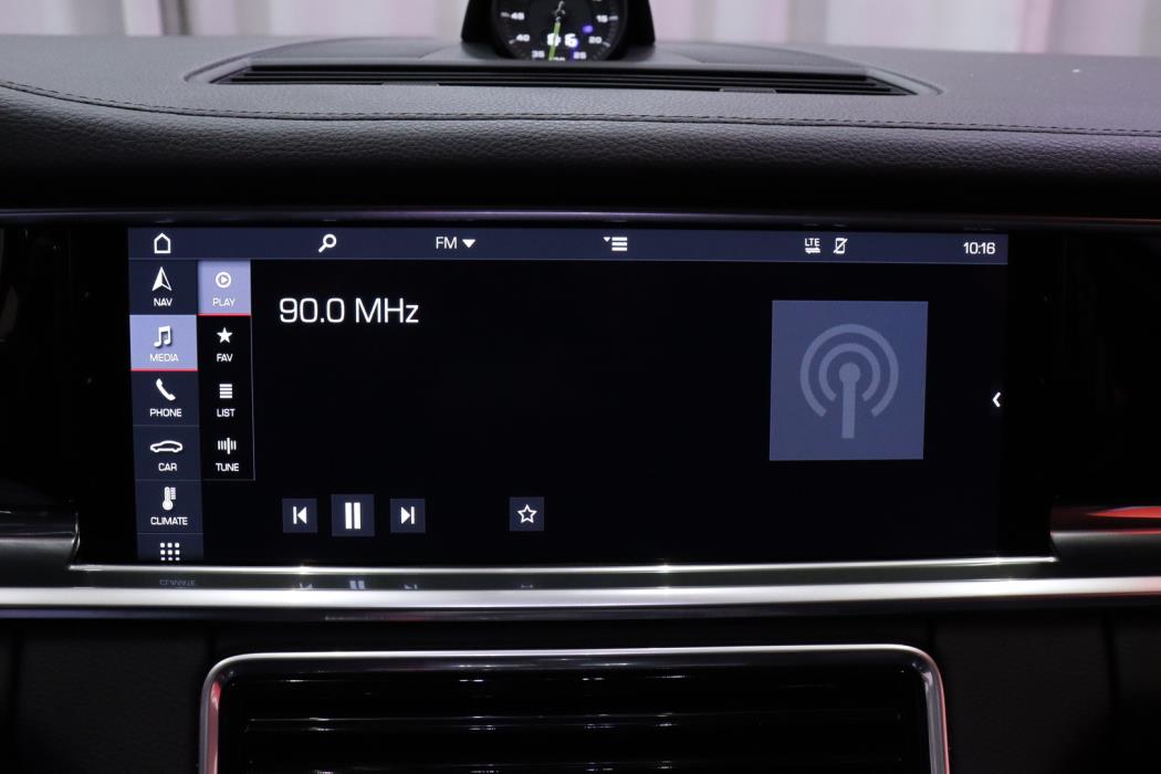 PORSCHE Panamera 2018