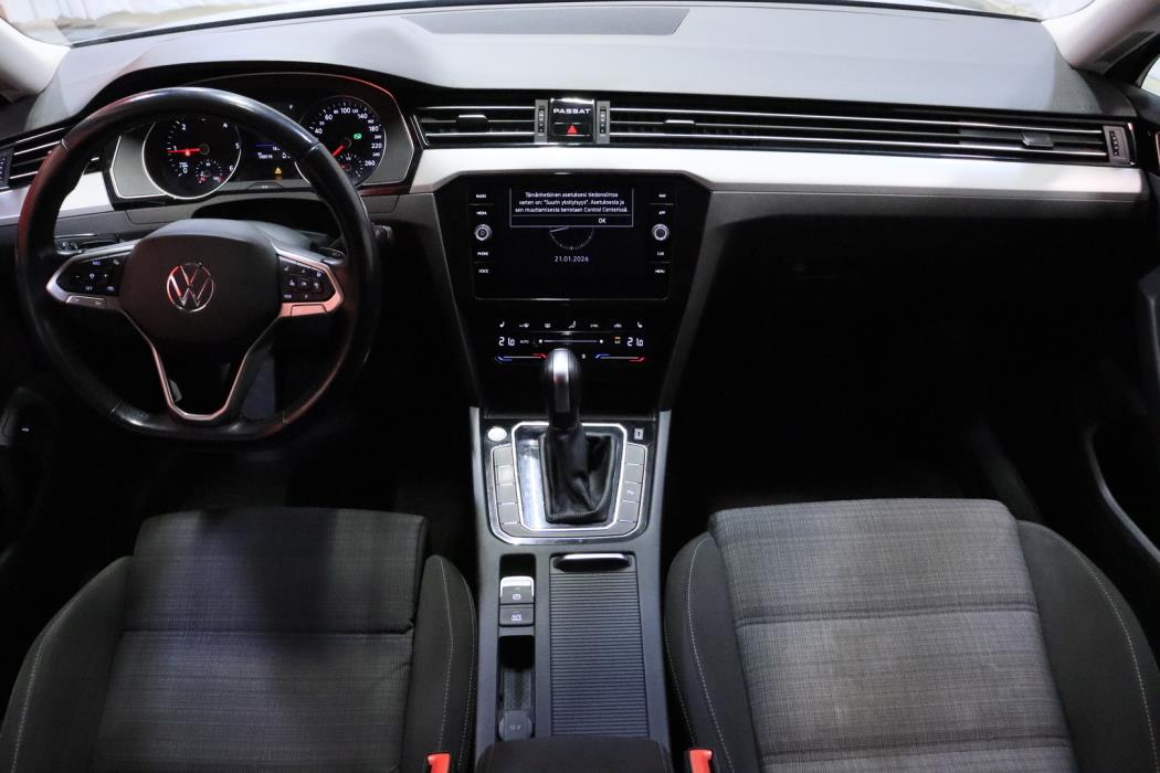 VOLKSWAGEN Passat 2022