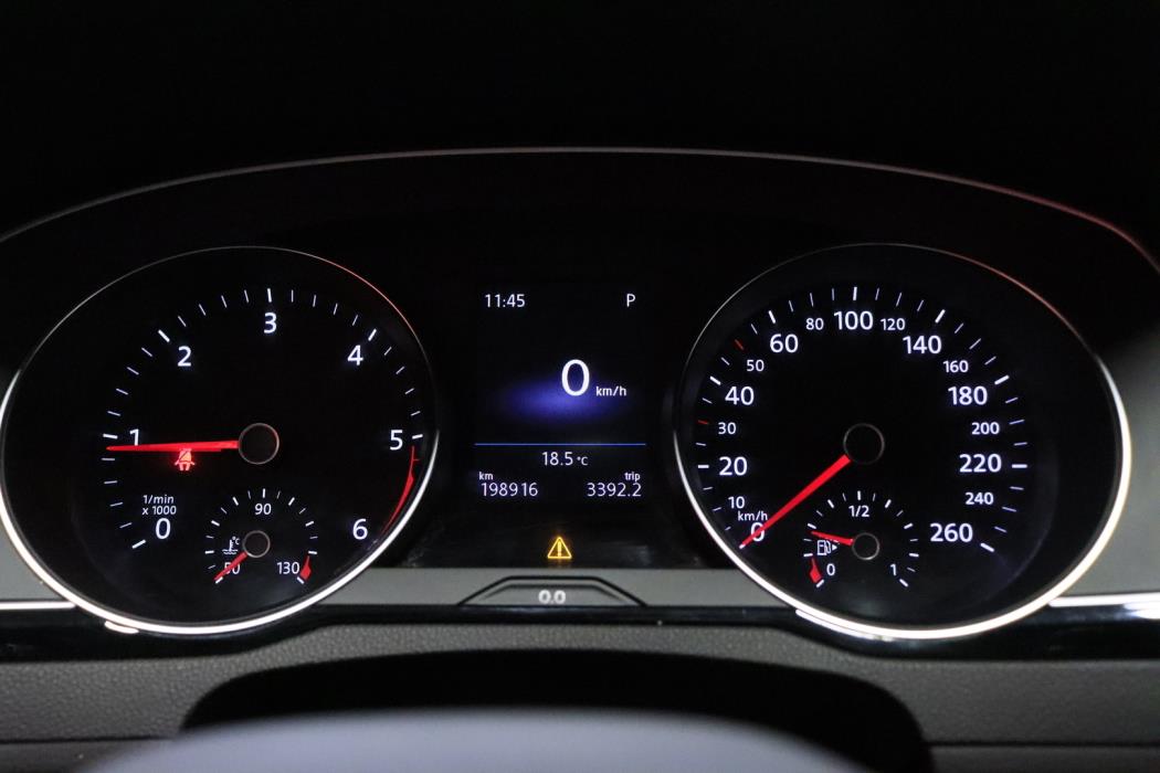 VOLKSWAGEN Passat 2022