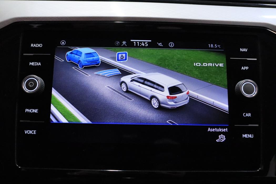 VOLKSWAGEN Passat 2022