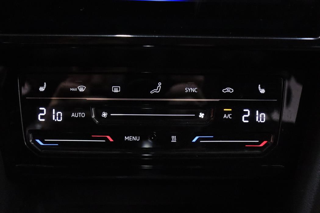 VOLKSWAGEN Passat 2022