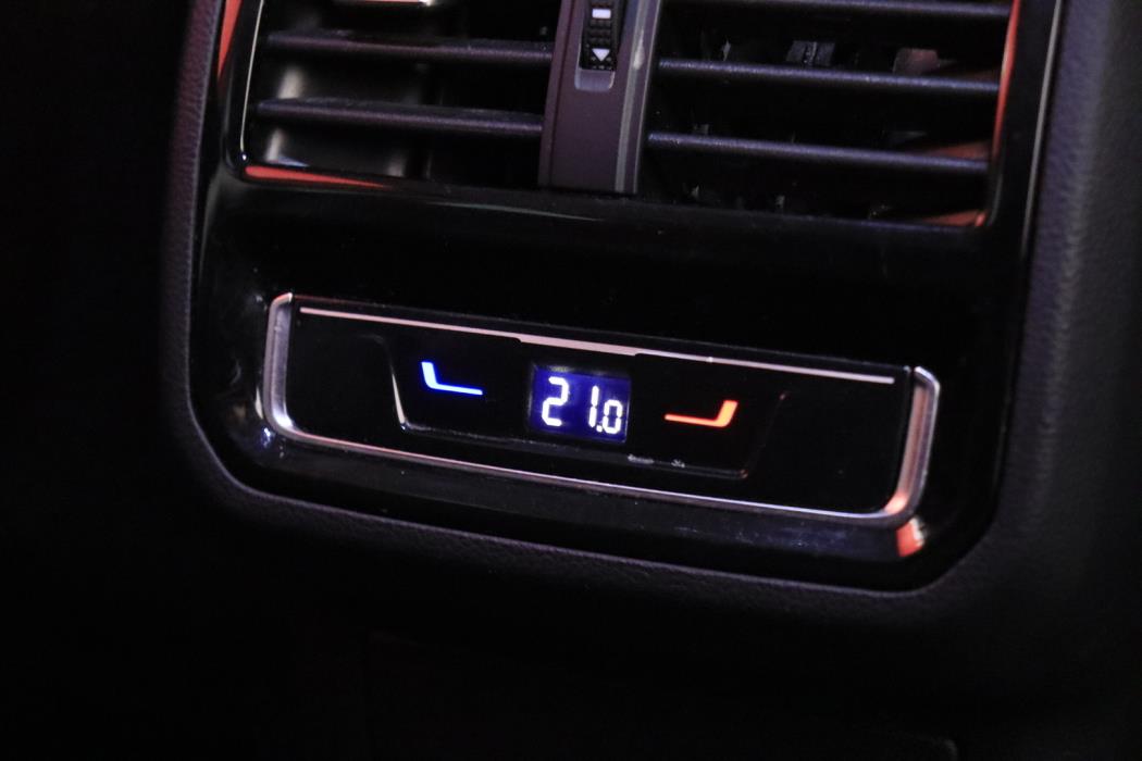 VOLKSWAGEN Passat 2022