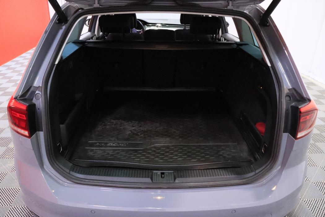 VOLKSWAGEN Passat 2022