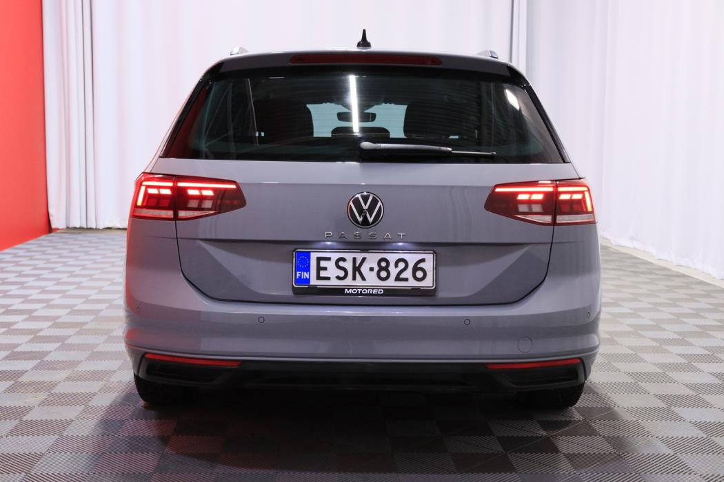 VOLKSWAGEN Passat 2022