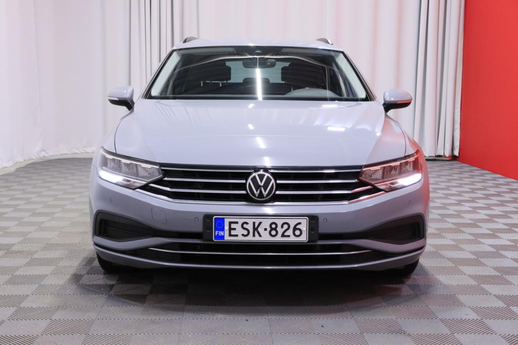 VOLKSWAGEN Passat 2022