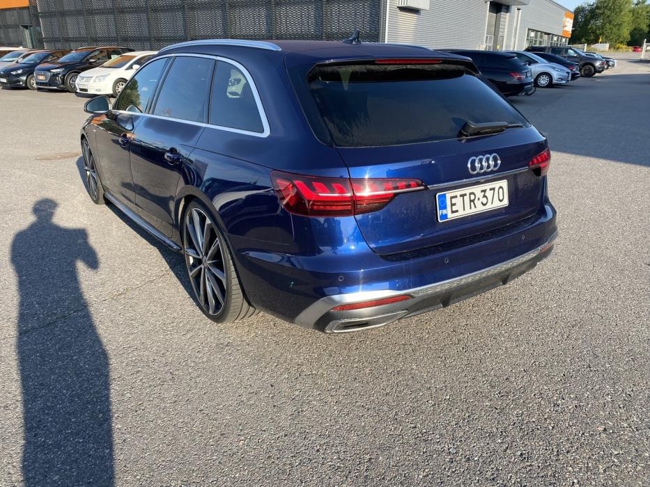 AUDI A4 2021