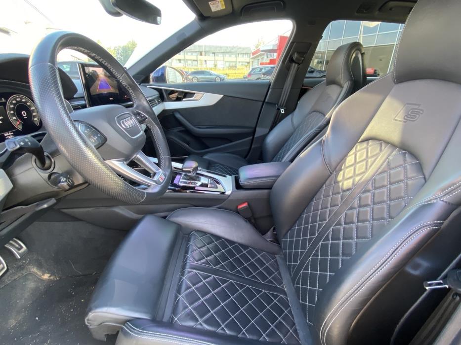 AUDI A4 2021