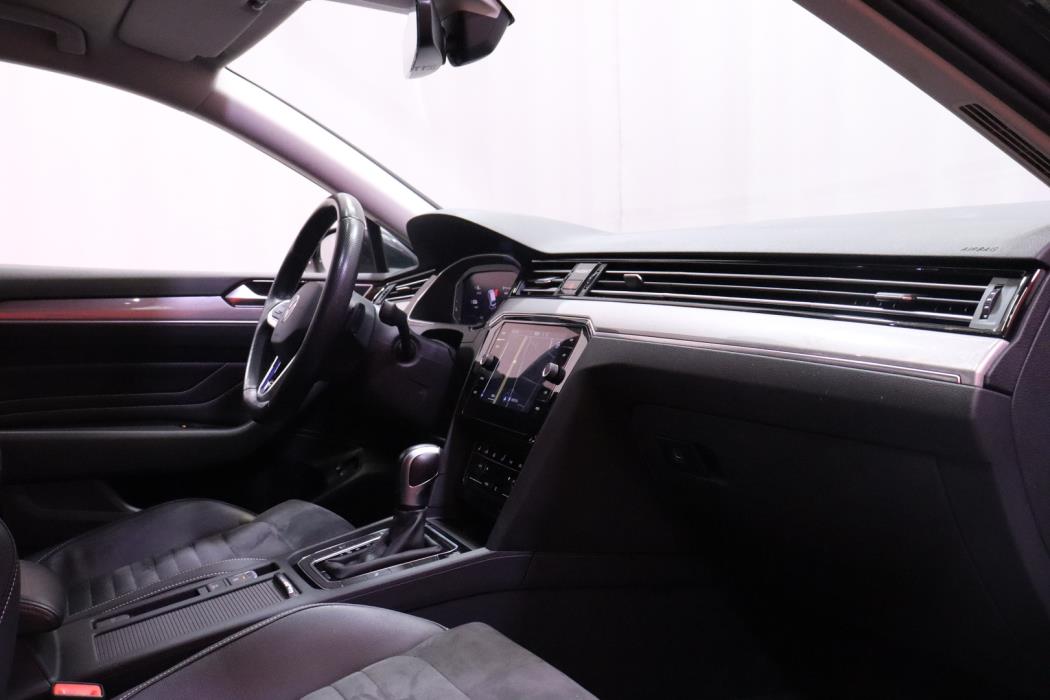 VOLKSWAGEN Passat 2021