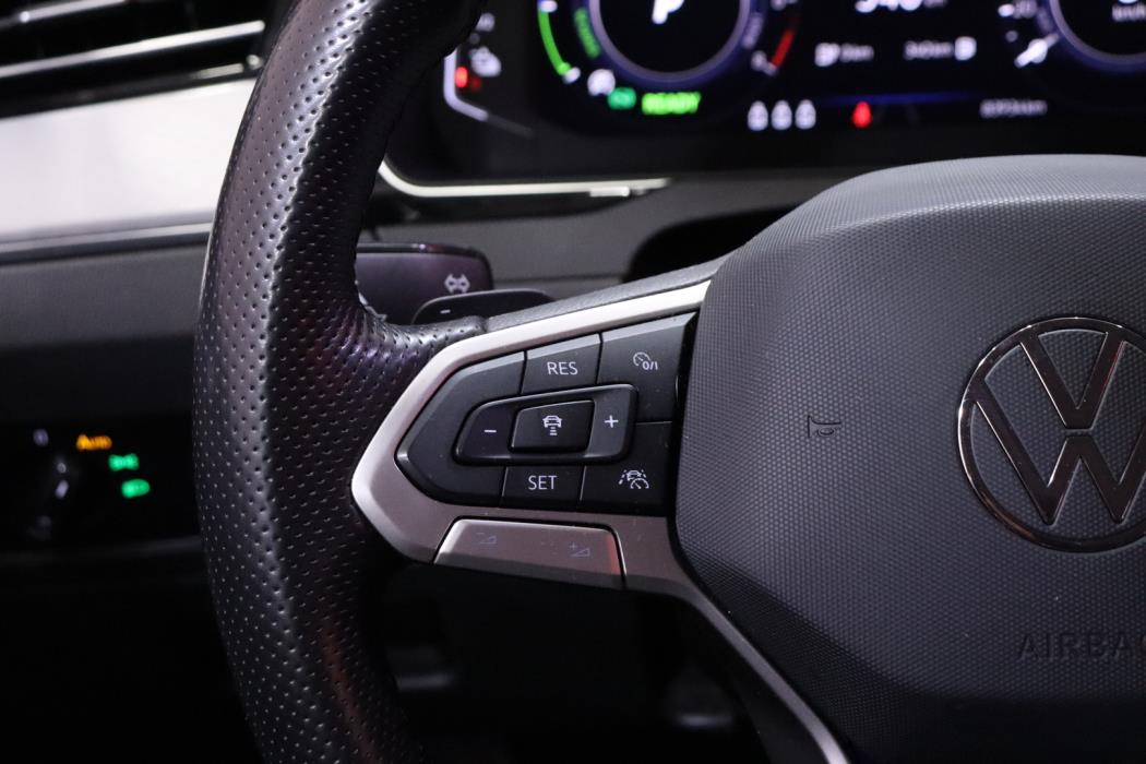 VOLKSWAGEN Passat 2021