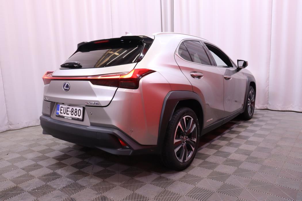 LEXUS UX 2022