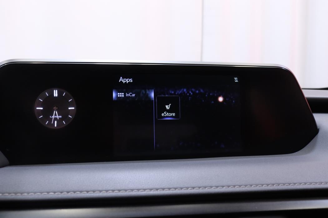 LEXUS UX 2022