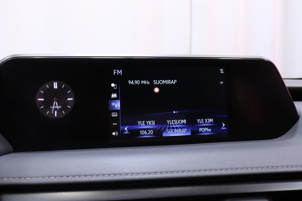 LEXUS UX 2022