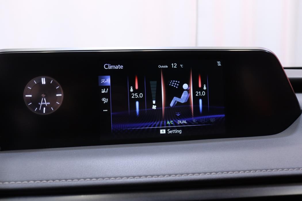 LEXUS UX 2022