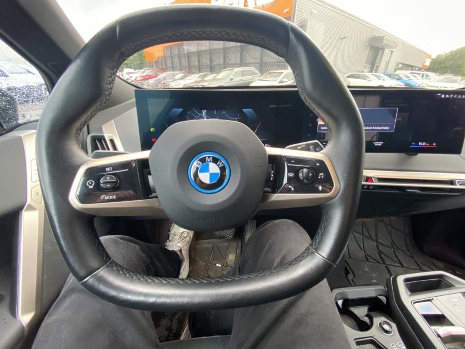 BMW iX 2022