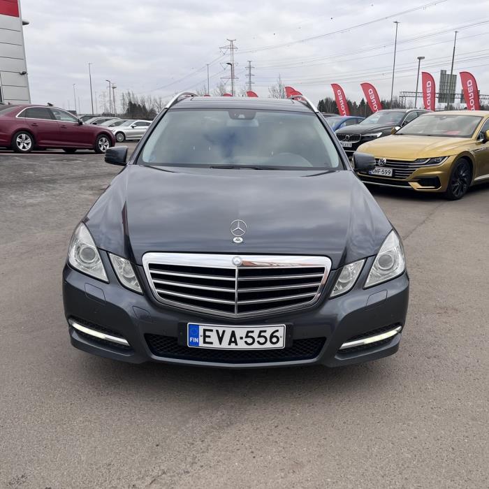 MERCEDES-BENZ E 2011