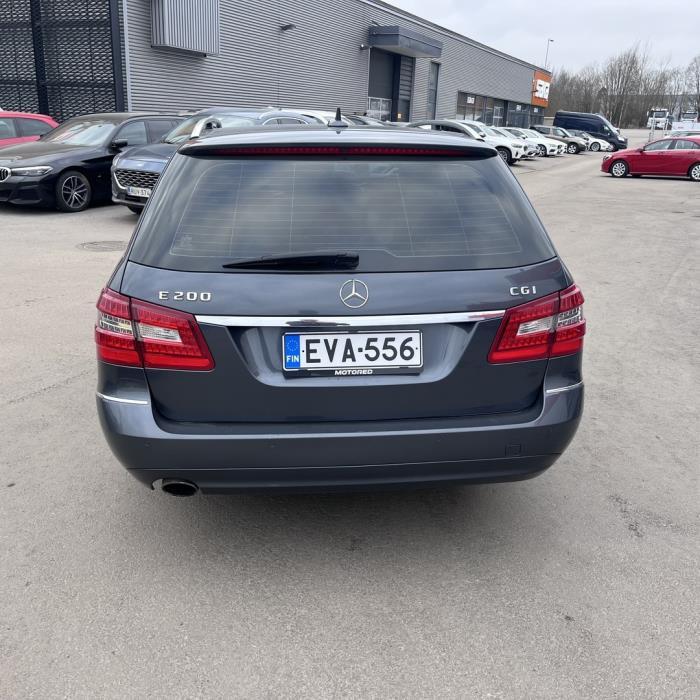 MERCEDES-BENZ E 2011