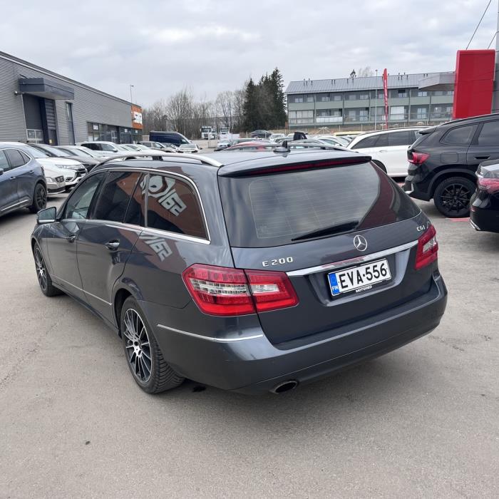 MERCEDES-BENZ E 2011