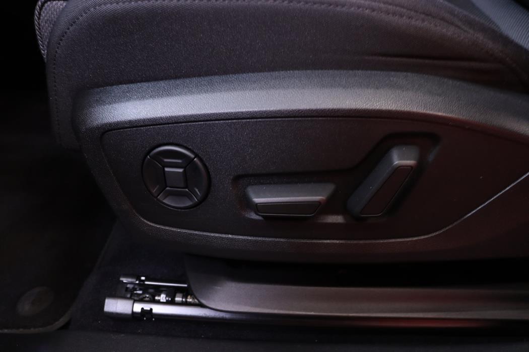 AUDI Q4 e-tron 2022