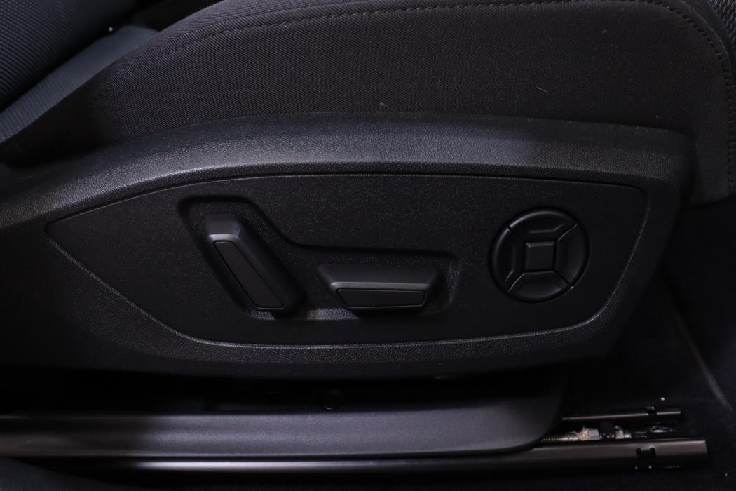 AUDI Q4 e-tron 2022