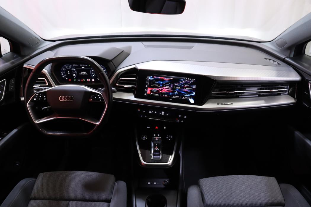 AUDI Q4 e-tron 2022