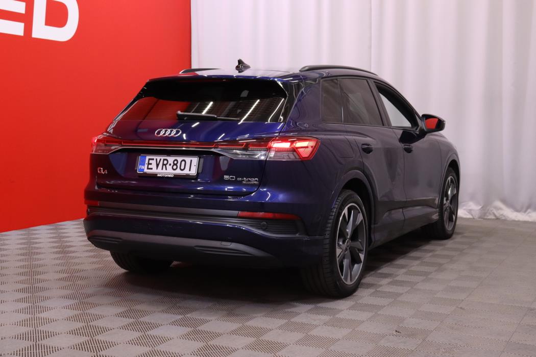 AUDI Q4 e-tron 2022
